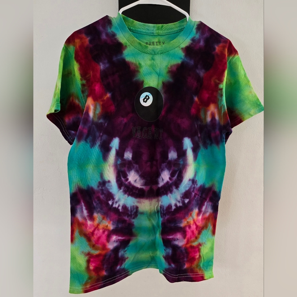 UPCYCLED TIE DYE PRETTY VACANT "VACANT 8 BALL" T-SHIRT SIZE‎ MEDIUM